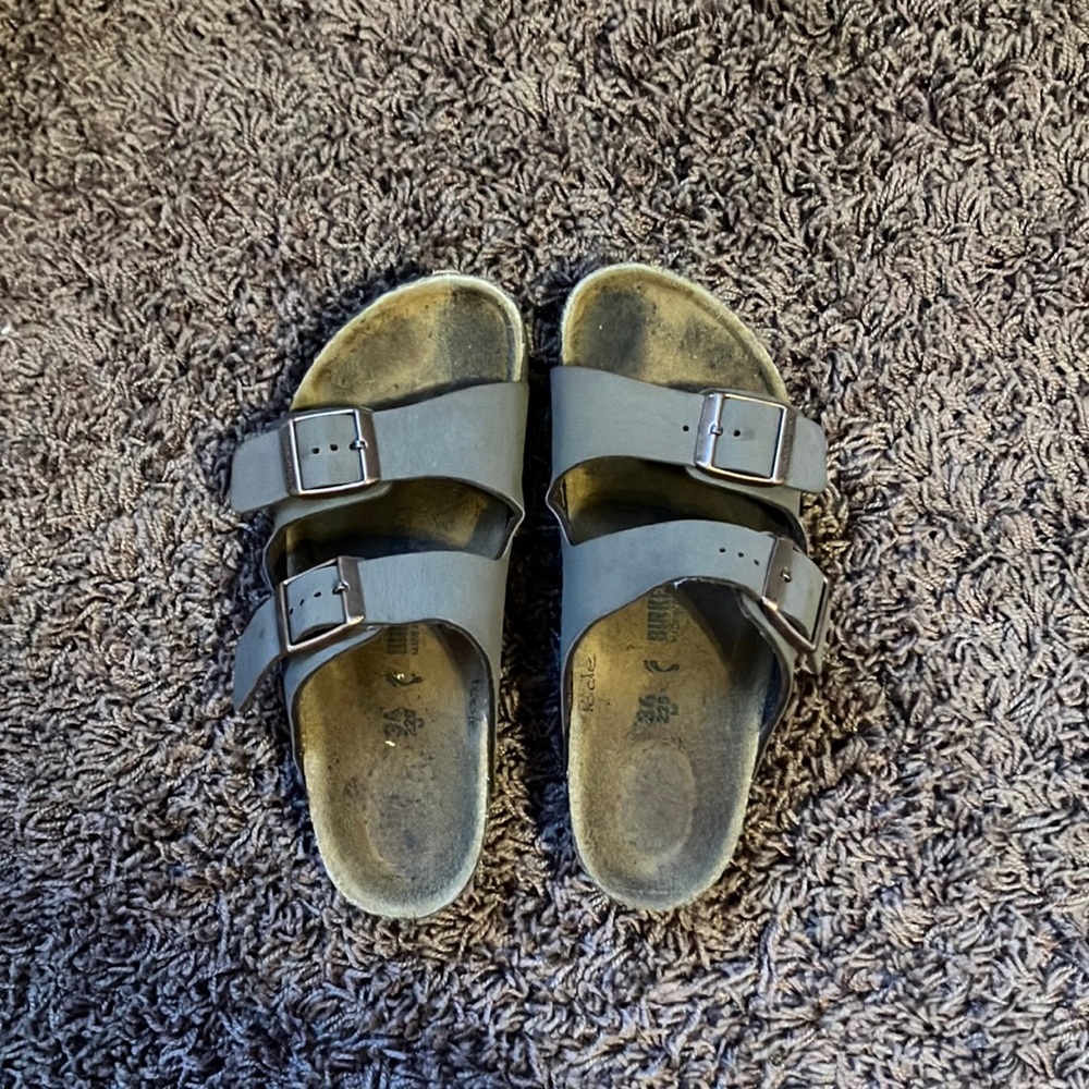 Size 34 mocha birkenstocks